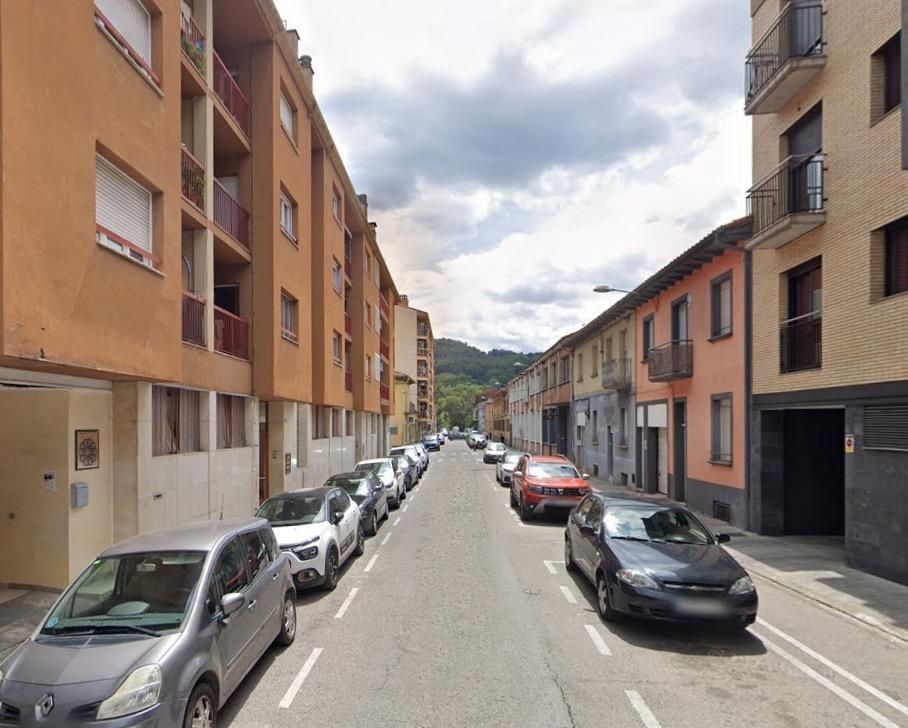 Vista exterior de Pis en venda en Olot amb Balcó