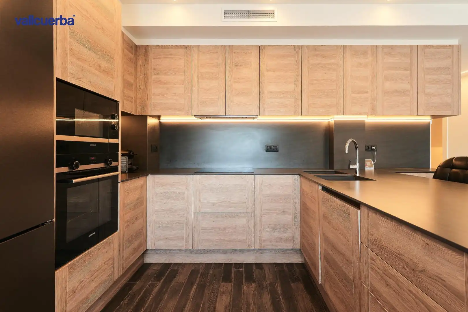 Kitchen of Flat for sale in Barcelona  with Air Conditioner, Heating and Balcony