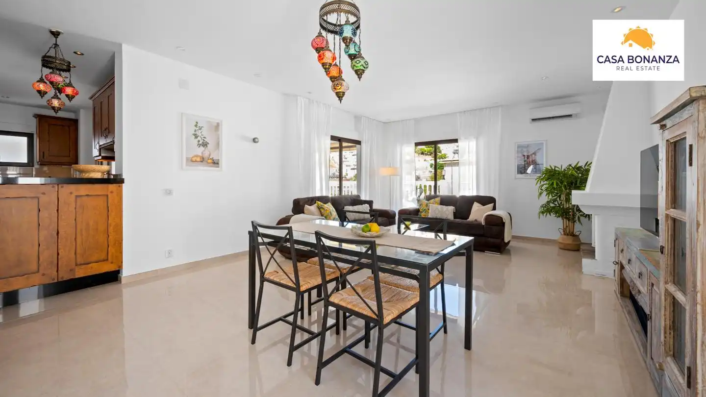 House with pool for sale in Calle Almendros Bajo, imagen 10