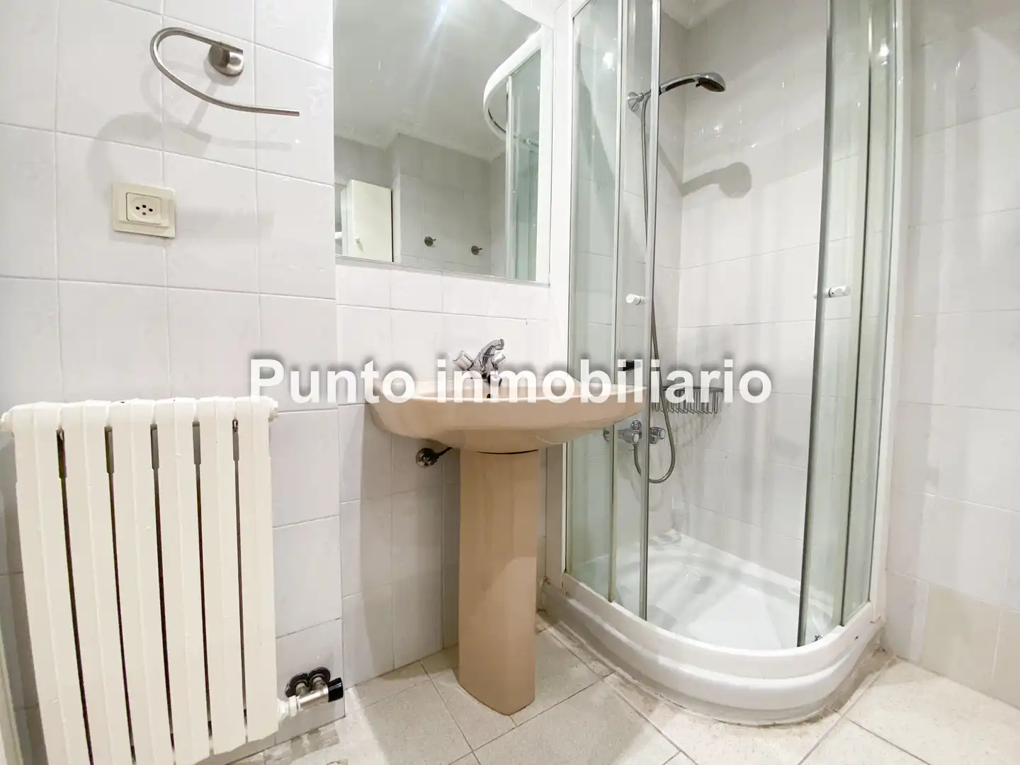 Baño de Piso de alquiler en Valladolid con Aire acondicionado, Calefacción y Parquet