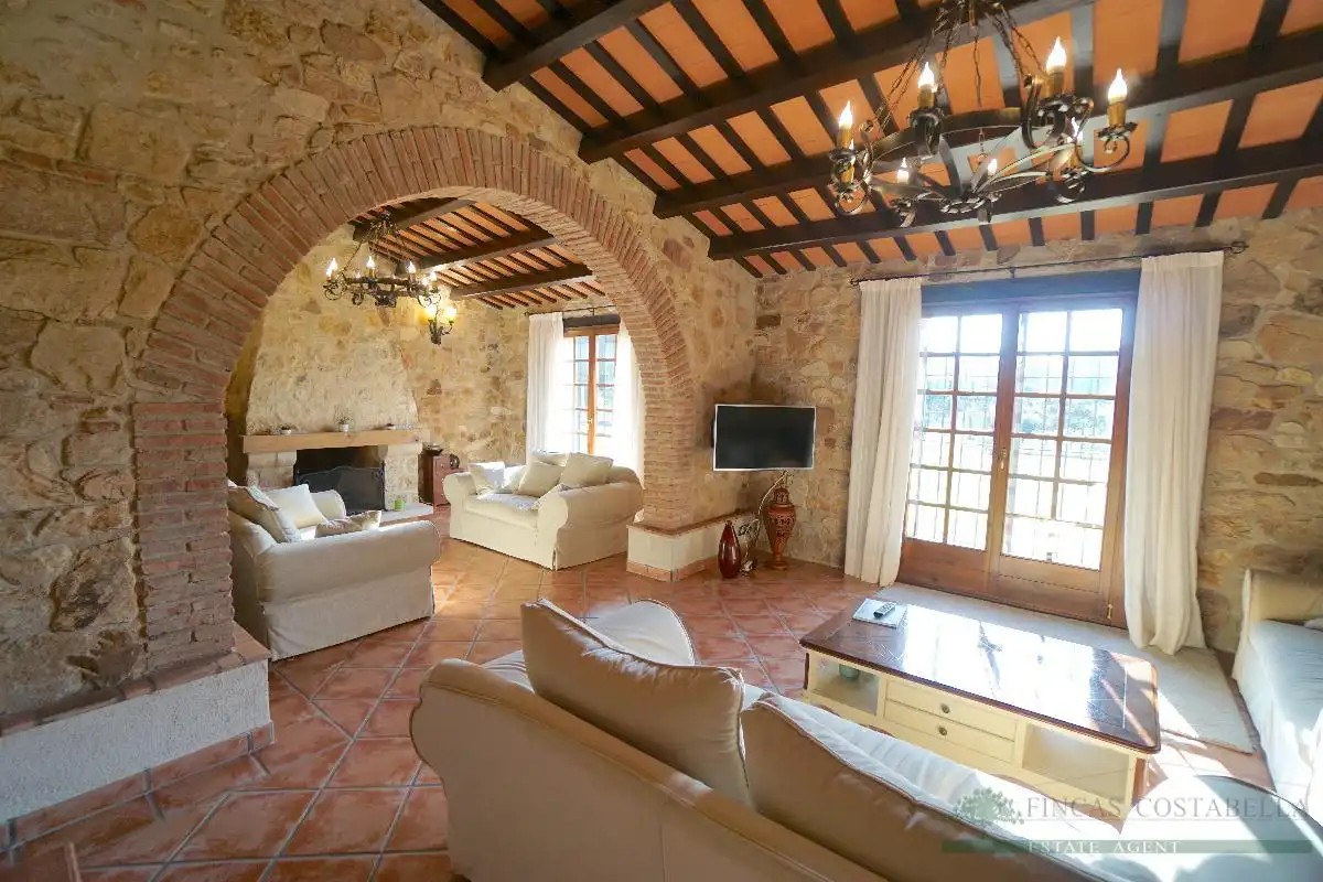 Living room of Country homes for sale in Castell d'Aro, Platja d'Aro i s'Agaró  with Air Conditioner, Heating and Terrace