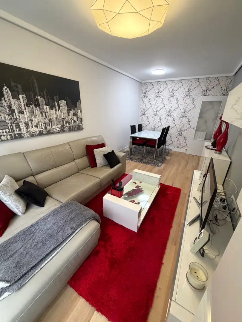 Sala de estar de Piso en venta en Barakaldo  con Trastero, Amueblado y Balcón