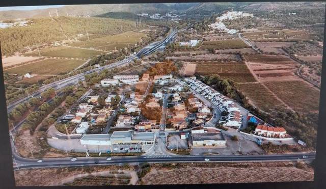 Terreno residencial en Venta en Colibrí en Els Masos - Els Garrofers