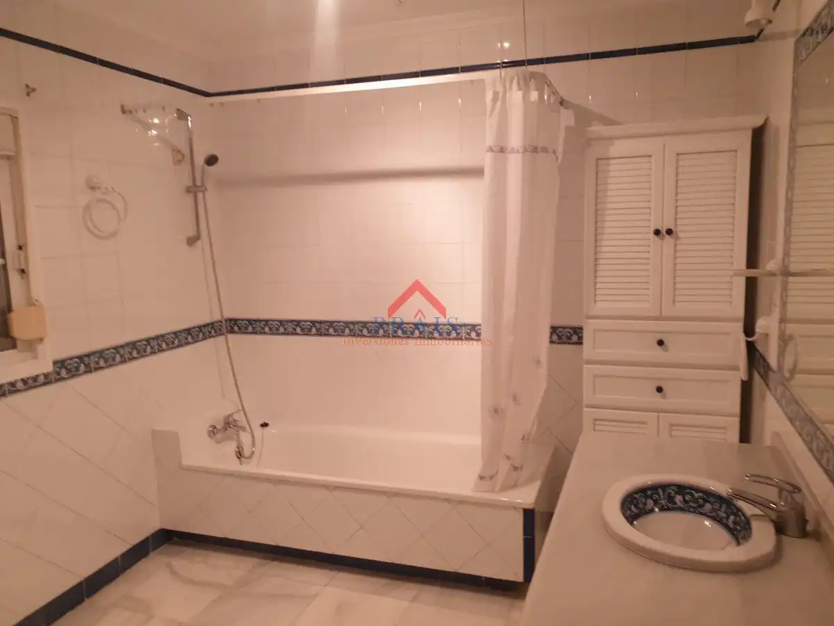 Baño de Casa o chalet de alquiler en Utrera con Aire acondicionado, Terraza y Trastero