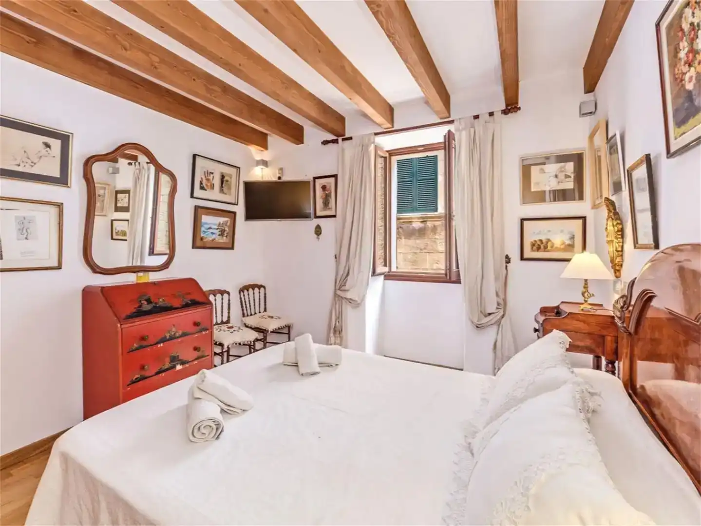 Schlafzimmer von Einfamilien-Reihenhaus zum Verkauf in Pollença mit Klimaanlage