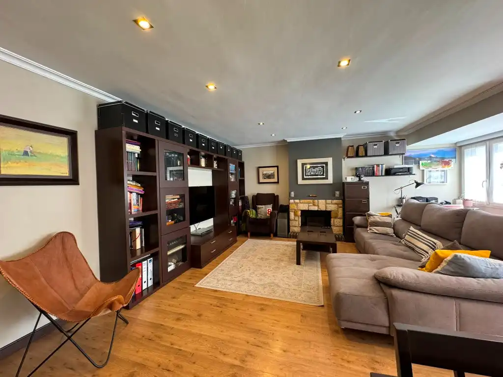Sala de estar de Piso en venta en Gijón  con Calefacción, Parquet y Horno