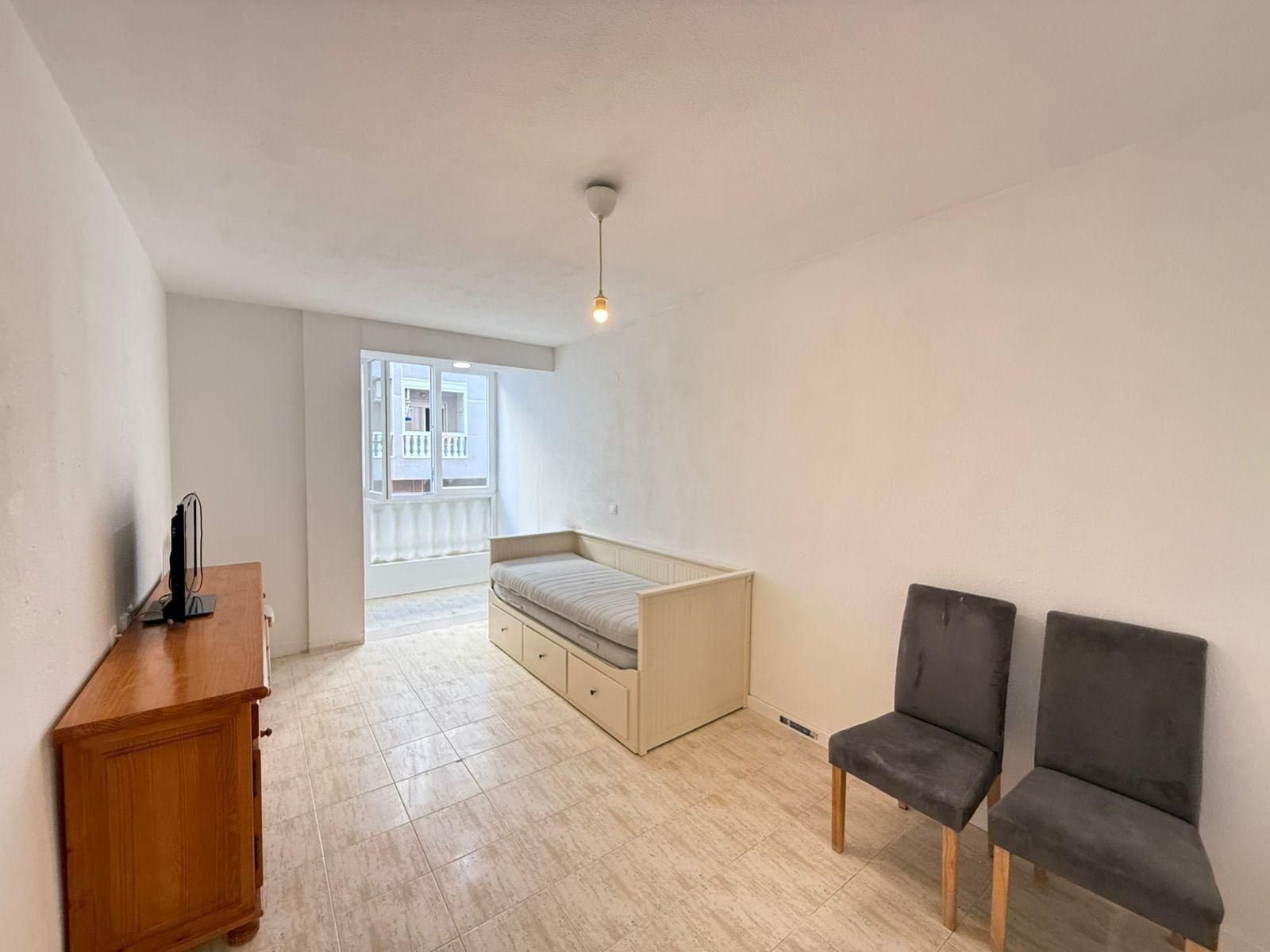 Habitación de Estudio en venta en Torrevieja con Piscina comunitaria