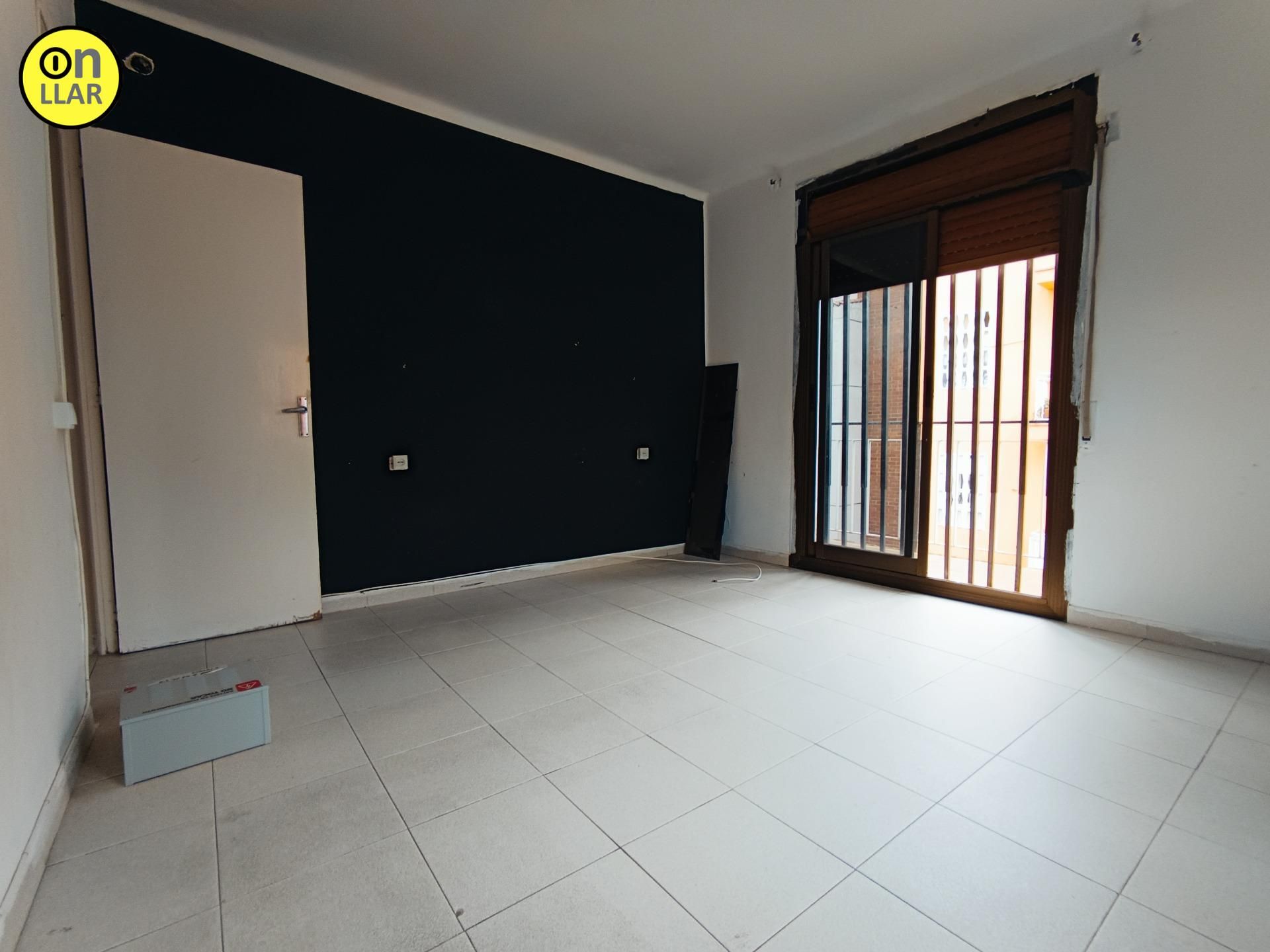 Flat for sale in Canovelles
