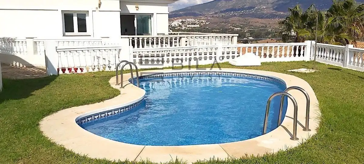 Xalet amb piscina en venda a Cerros del Aguila, imagen 3