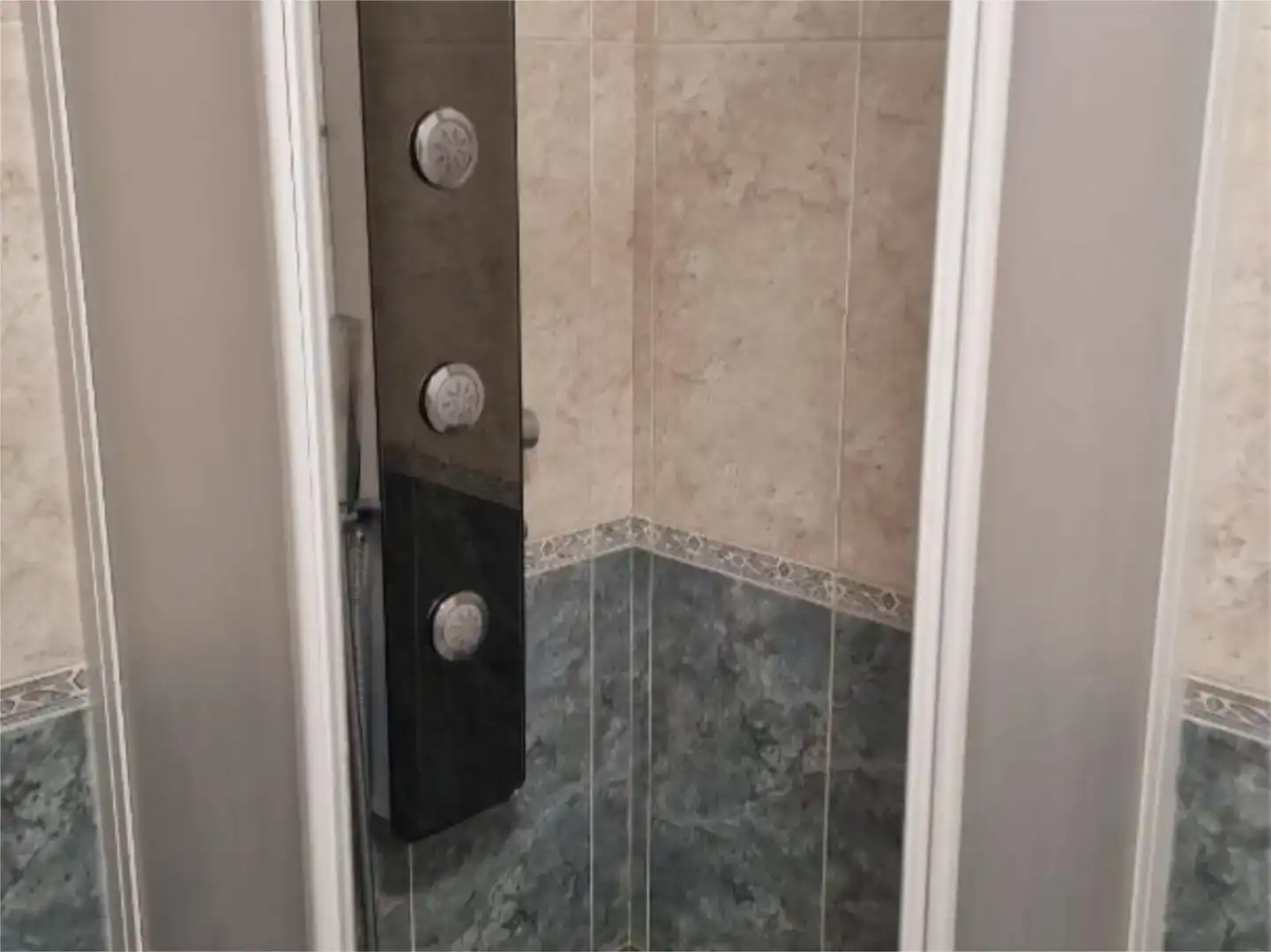Badezimmer von Wohnung zur Miete in Carboneras de Guadazaón mit Parkett, Abstellraum und Möbliert