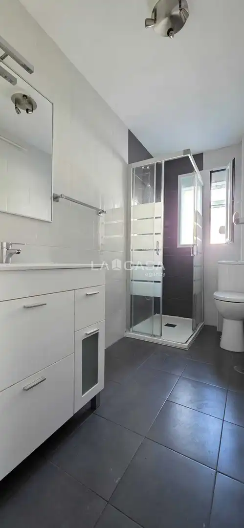 Badezimmer von Wohnung zum Verkauf in Portillo mit Heizung, Abstellraum und Balkon