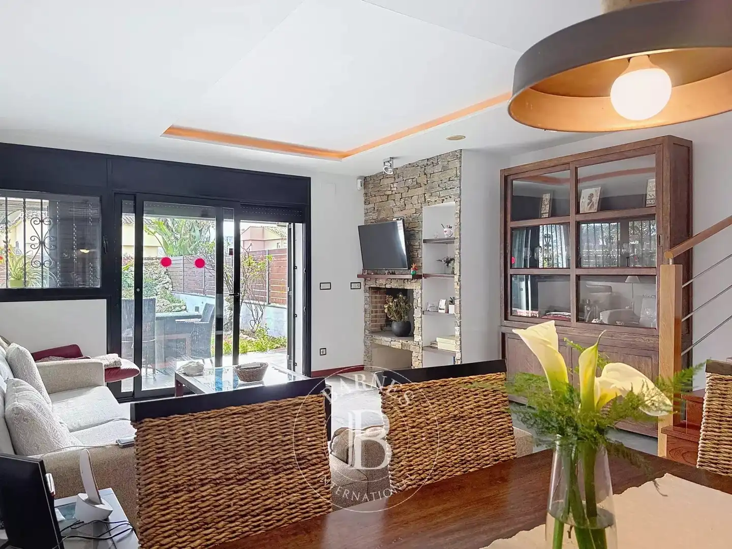 Sala d'estar de Casa o xalet en venda en Santa Susanna amb Aire condicionat, Calefacció i Jardí privat