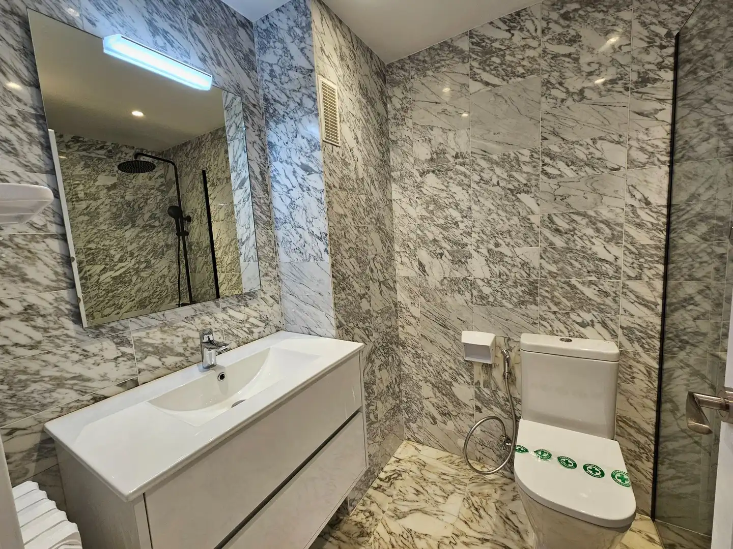 Baño de Piso en venta en Sant Feliu de Guíxols con Aire acondicionado, Calefacción y Terraza
