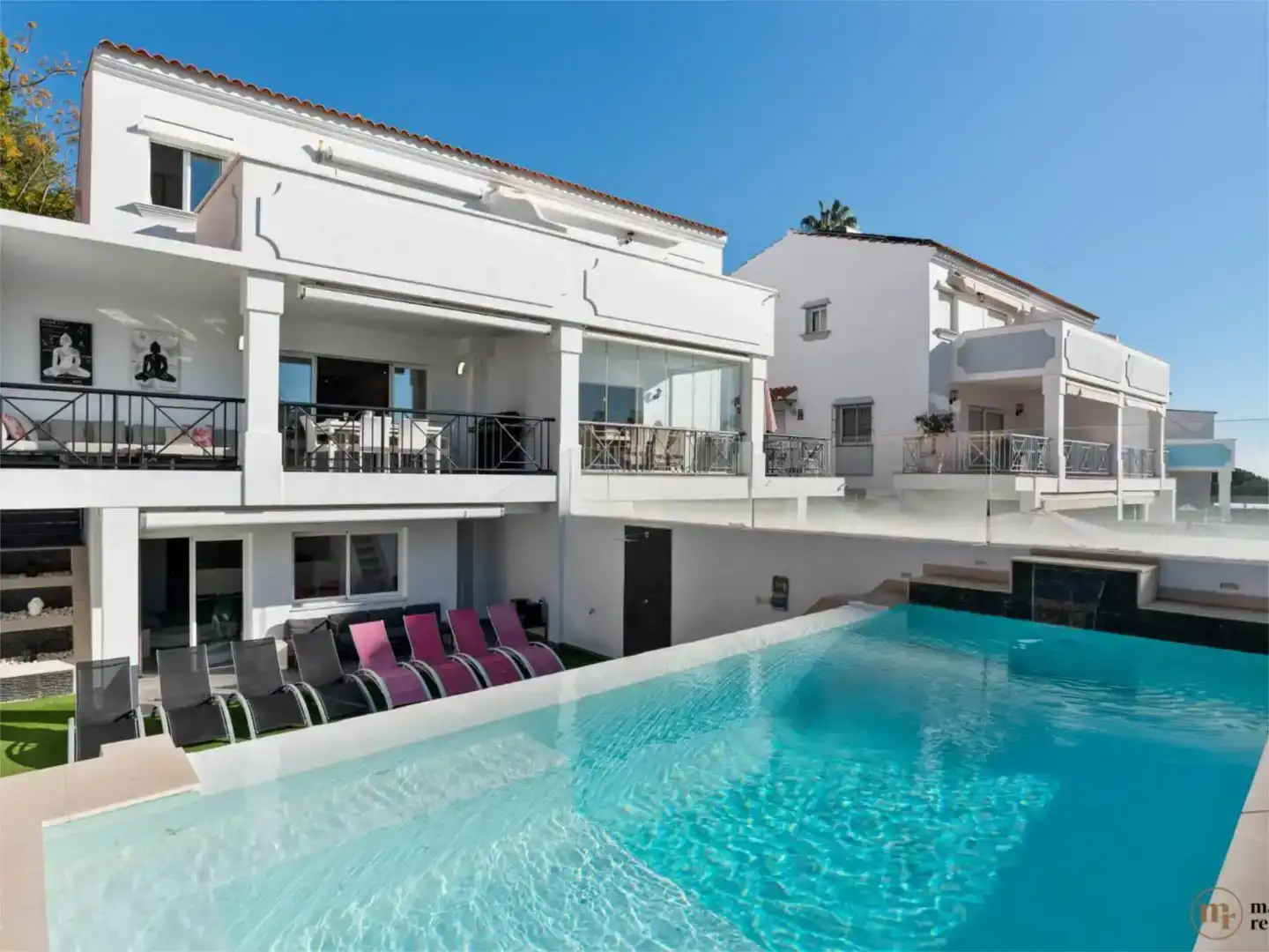 Piscina de Casa adosada en venda en Marbella amb Aire condicionat, Piscina i Balcó