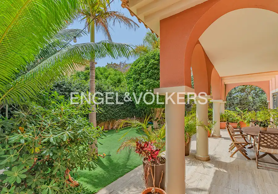 Vista exterior de Casa o xalet en venda en Sant Joan d'Alacant amb Aire condicionat, Calefacció i Jardí privat