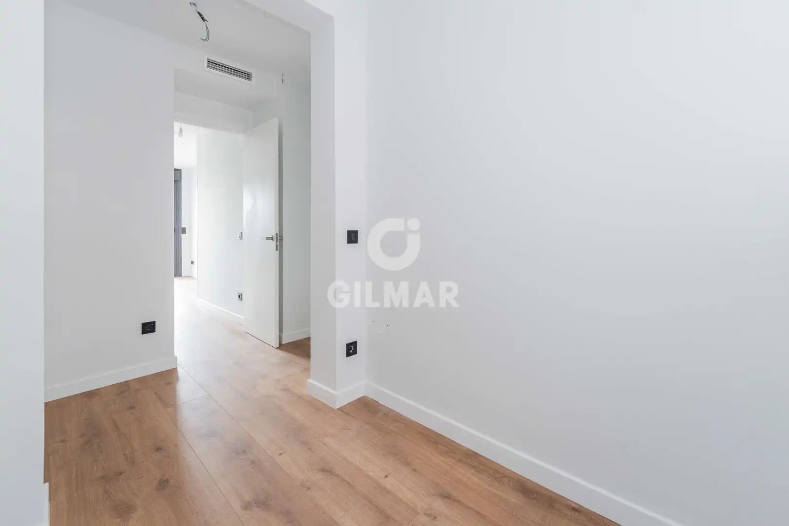 Ático en venta en Madrid con Calefacción, Trastero y Balcón