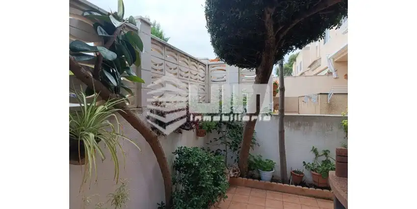 Jardí de Casa adosada en venda en Sagunto / Sagunt amb Terrassa