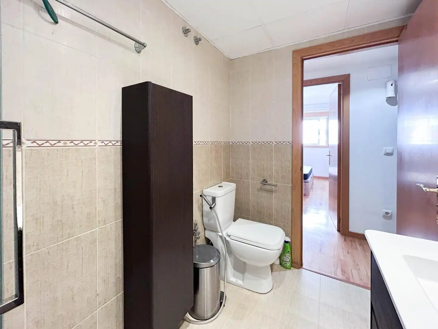 Bathroom of Flat for rent in Paterna  with Air Conditioner, Heating and Private garden