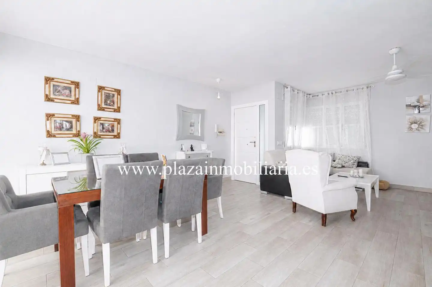 Sala d'estar de Casa o xalet en venda en Lucena amb Terrassa, Traster i Balcó
