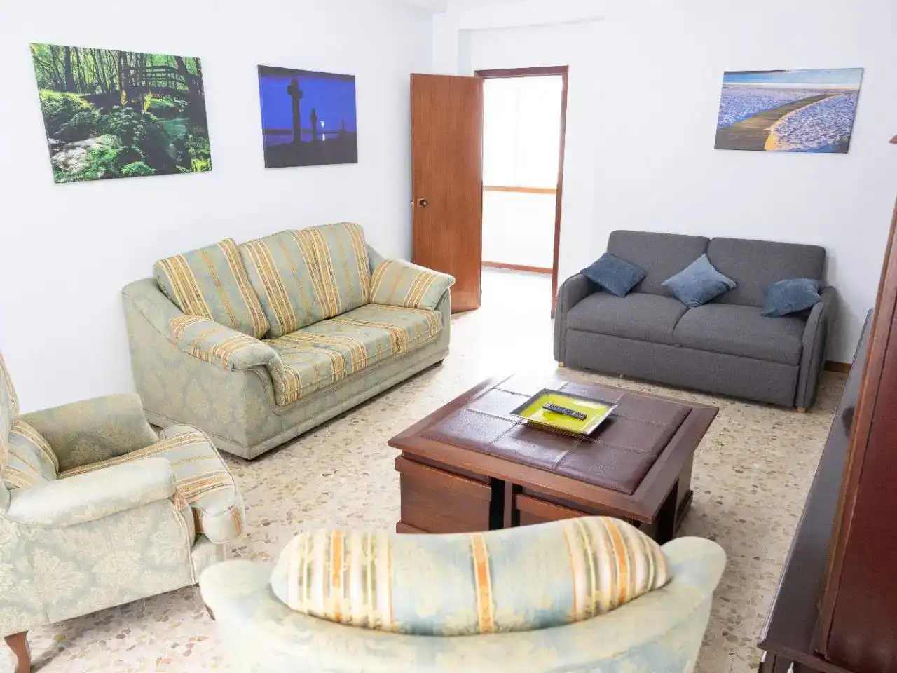 Sala d'estar de Pis de lloguer en Ponteceso amb Parquet, Traster i Moblat