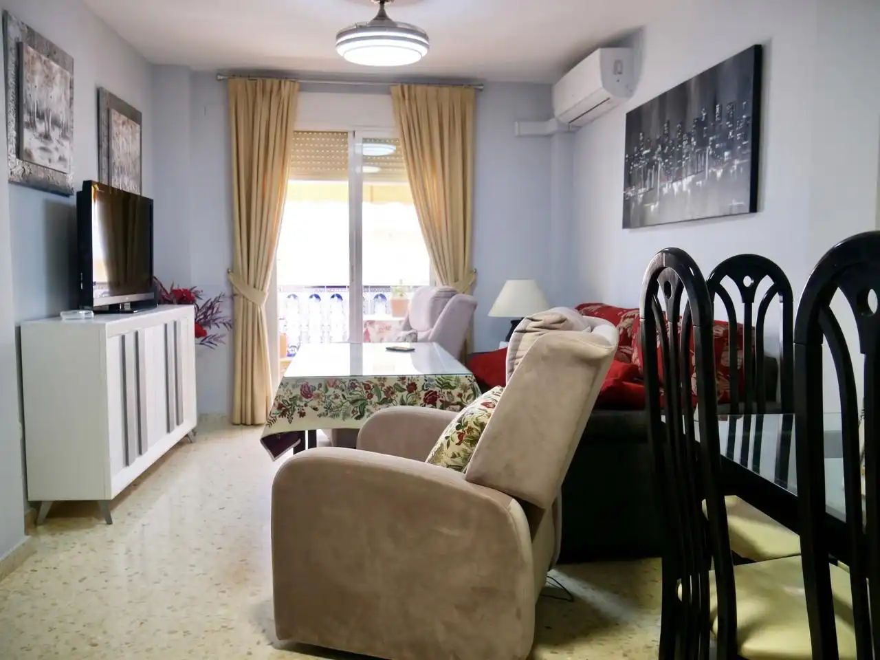 Sala d'estar de Dúplex en venda en Écija amb Aire condicionat, Terrassa i Traster