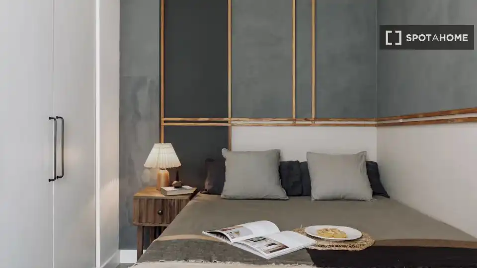 Dormitori de Apartament per a compartir en Barcelona amb Aire condicionat, Terrassa i Moblat