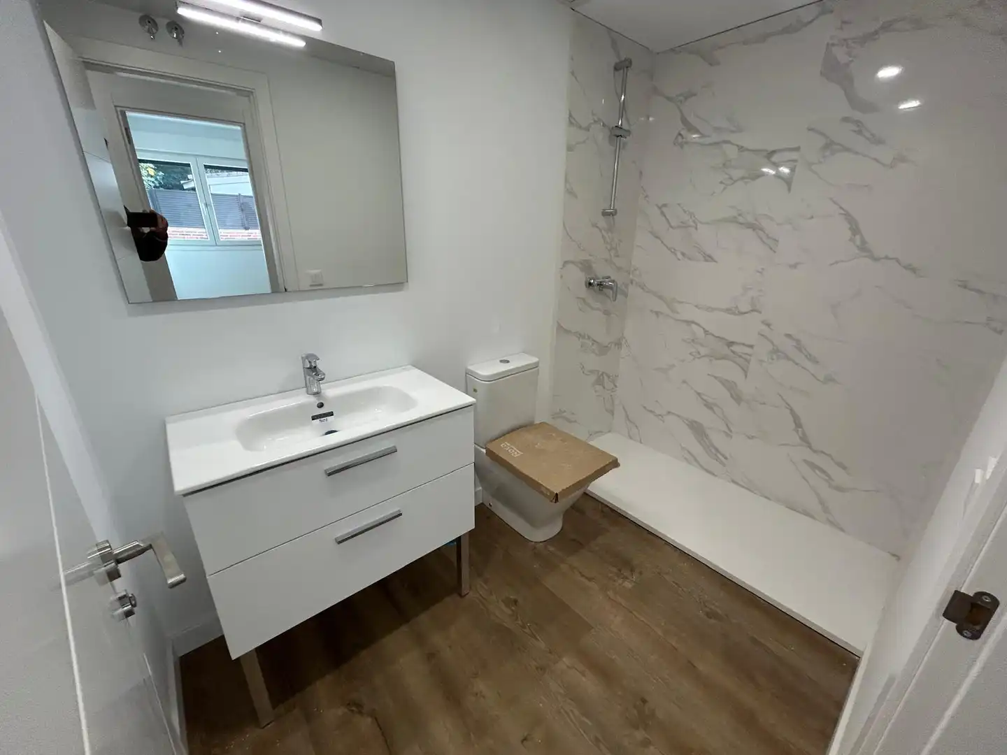 Bathroom of Flat for rent in Galapagar  with Air Conditioner, Heating and Oven