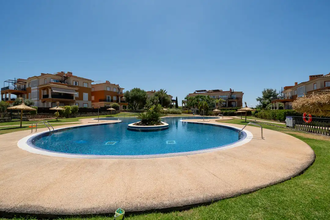 Schwimmbecken von Wohnung zum Verkauf in  Palma de Mallorca mit Klimaanlage, Heizung und Terrasse