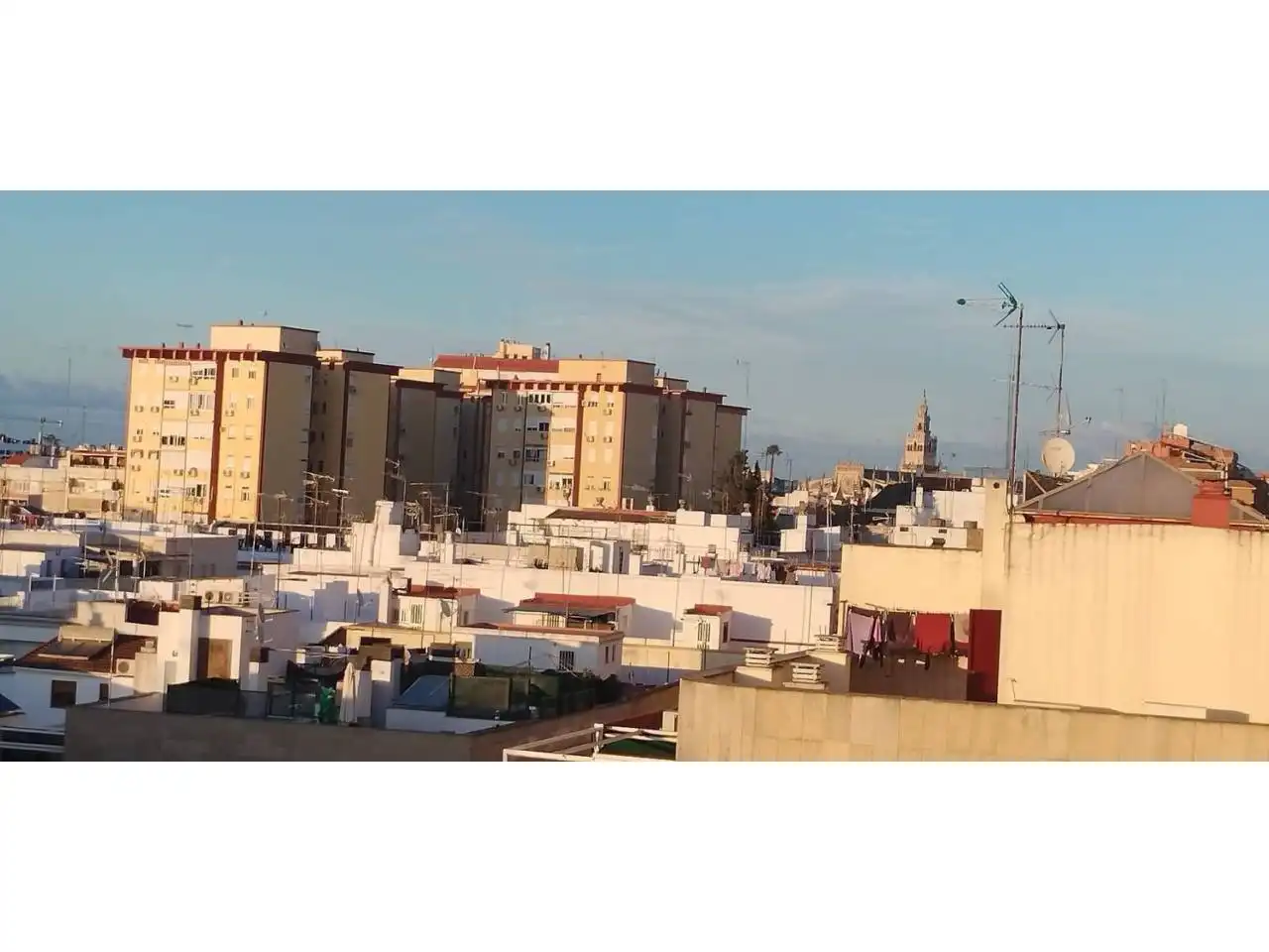 Exterior view of Flat for sale in Sevilla  with Air Conditioner, Heating and Balcony