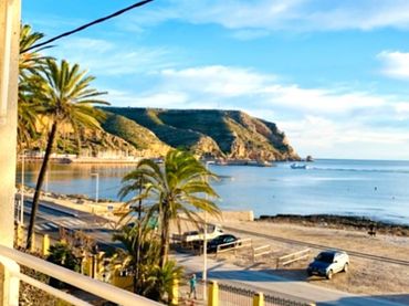 Mini appartamento con balcone in affitto a Montañar - El Arenal