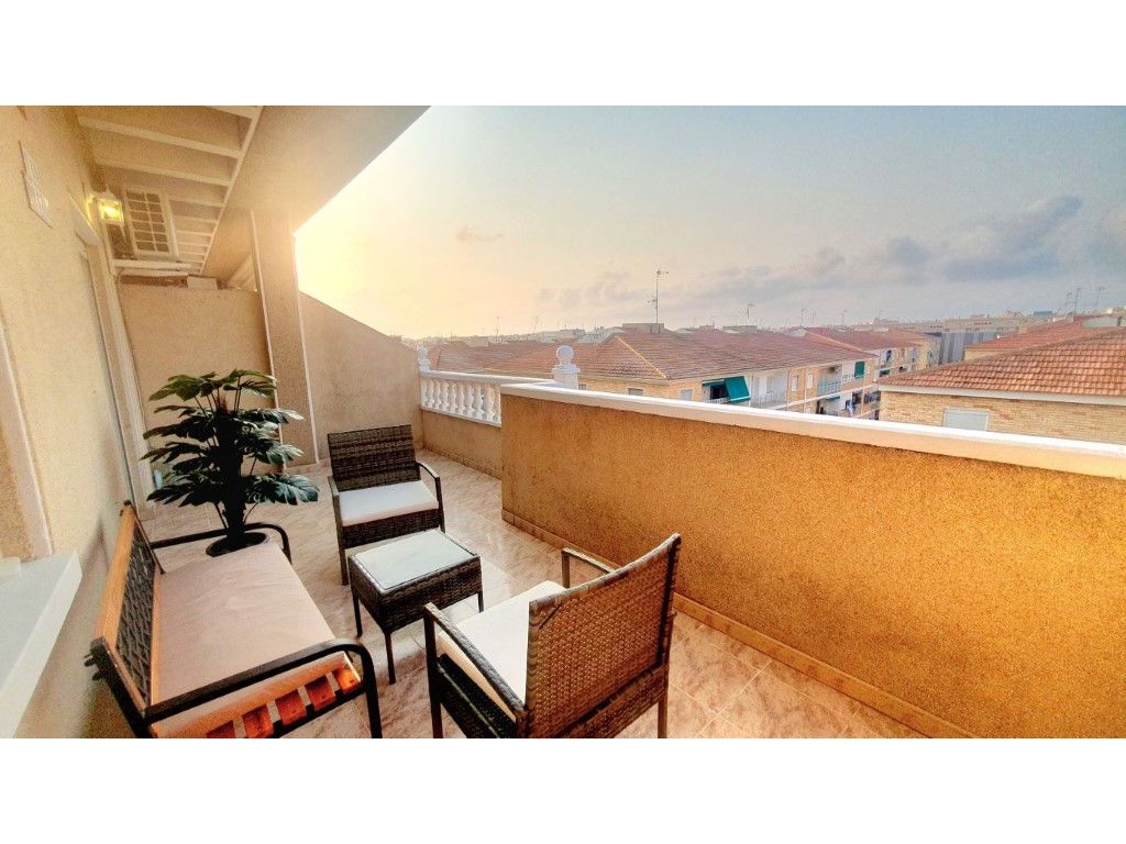 Terrassa de Àtic en venda en Torrevieja amb Aire condicionat, Terrassa i Moblat
