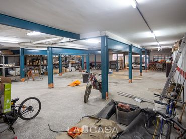 Local comercial en venda a Castell - Poble Vell