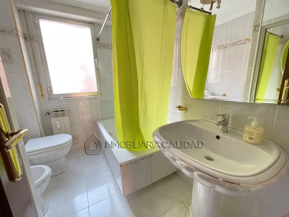 Bathroom of Flat for rent in Burgos  with Heating and Furnished
