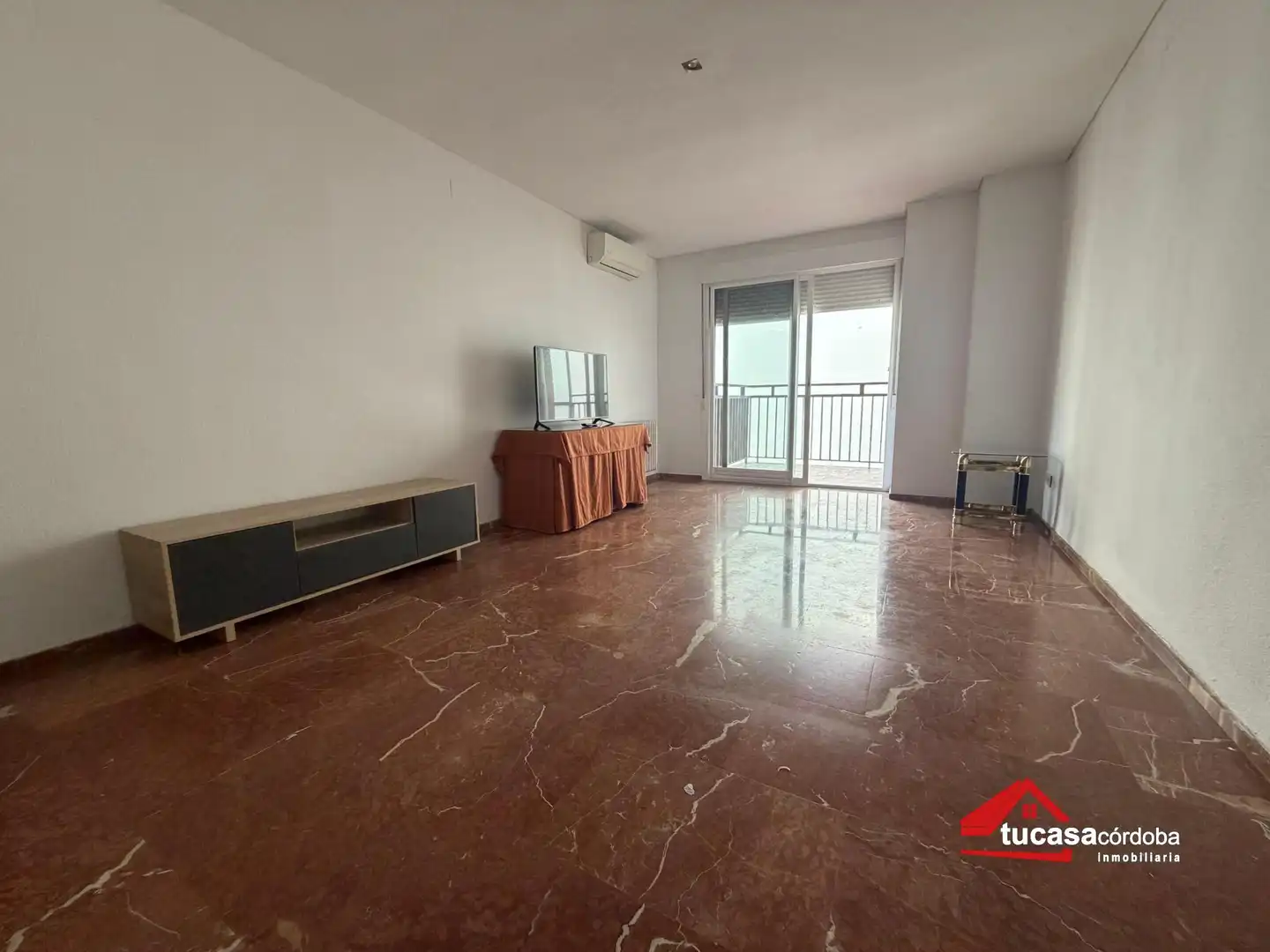 Sala de estar de Piso en venta en  Córdoba Capital con Aire acondicionado, Terraza y Trastero