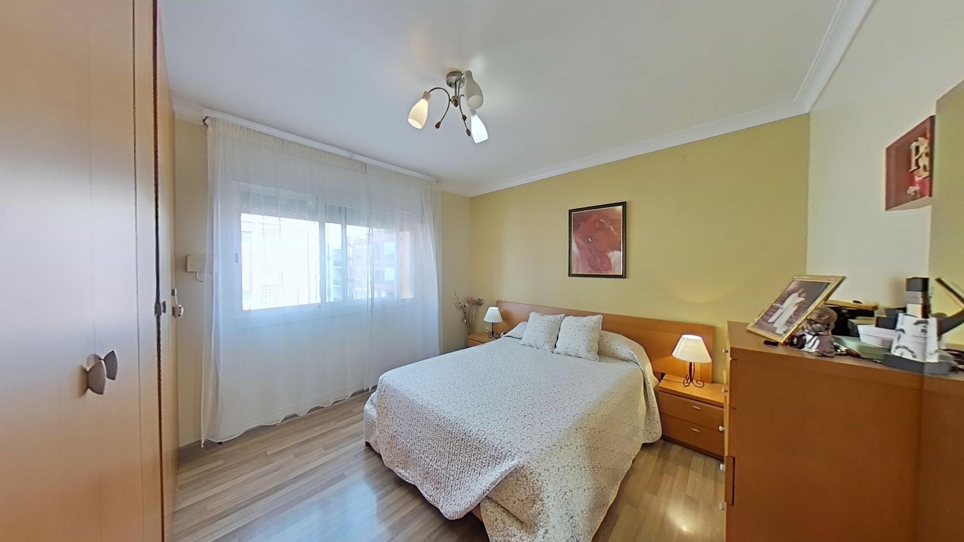 Bedroom of Flat for sale in Vilafranca del Penedès  with Air Conditioner, Heating and Balcony