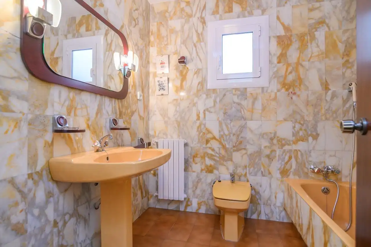 Badezimmer von Wohnung zum Verkauf in Manresa mit Heizung, Abstellraum und Balkon