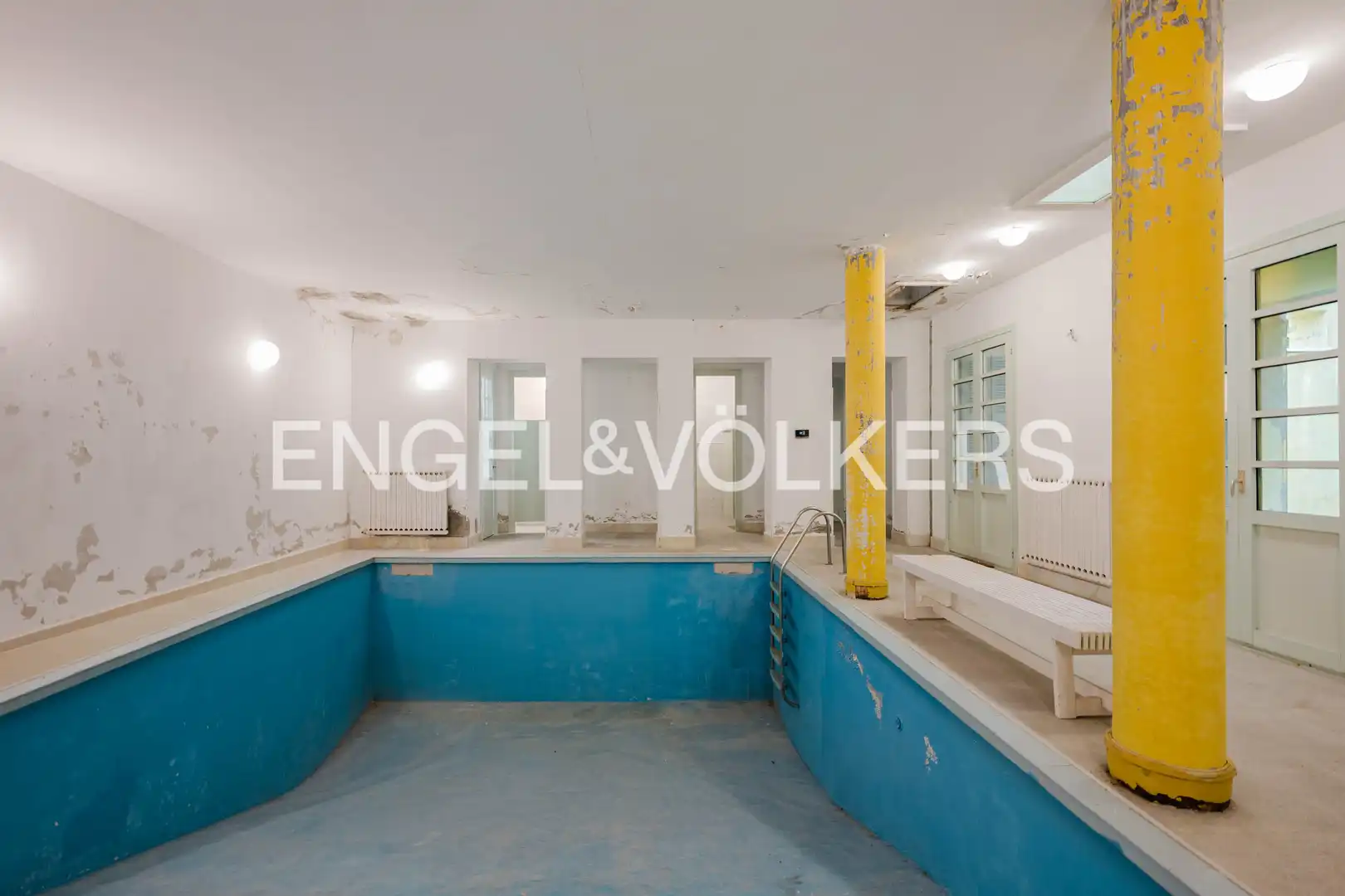 Swimming pool of Houses for sale in Andoain  with Air Conditioner, Heating and Private garden