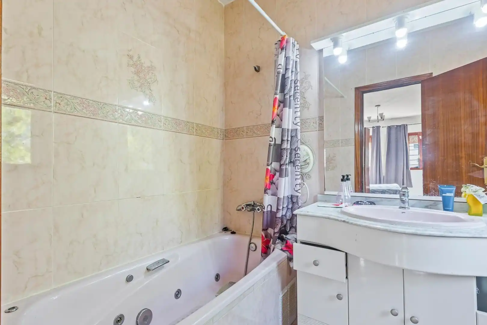 Bany de Casa o xalet en venda en Orihuela amb Aire condicionat, Jardí privat i Terrassa