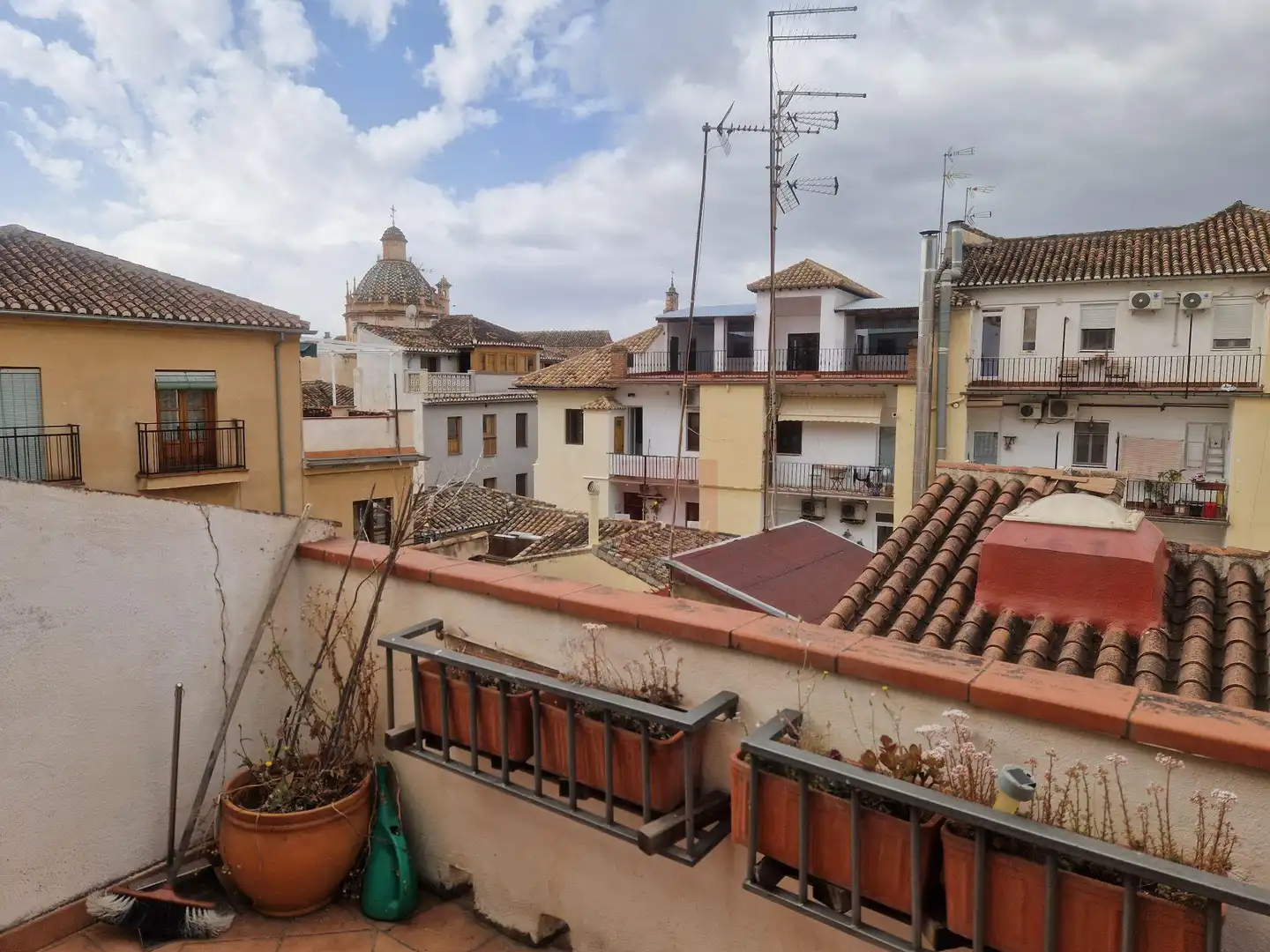 Außenansicht von Haus oder Chalet zum Verkauf in Granada mit Heizung, Terrasse und Möbliert