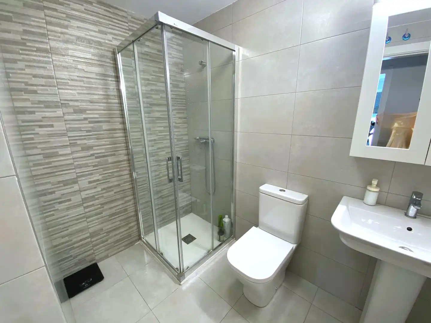 Bathroom of Flat for sale in Castro-Urdiales  with Heating, Private garden and Parquet flooring