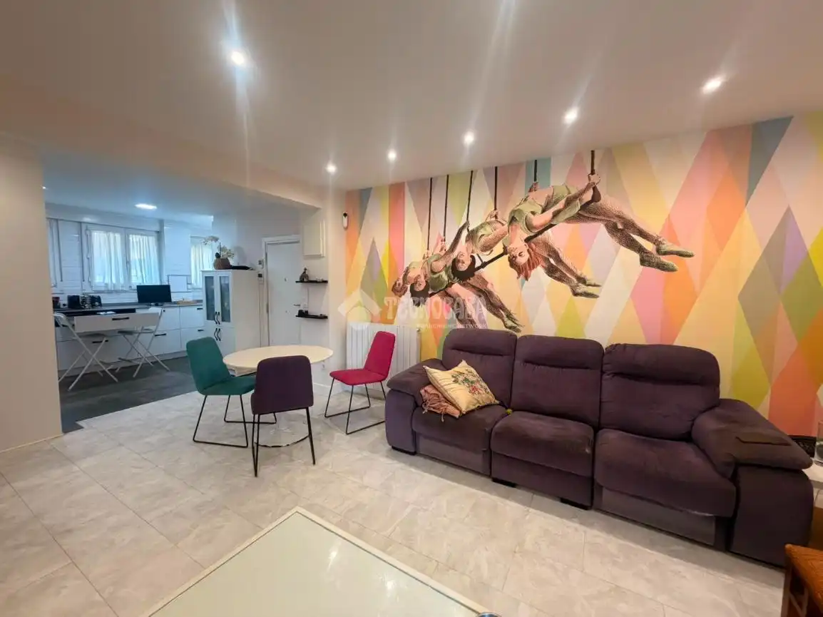 Sala de estar de Piso en venta en Bilbao  con Calefacción, Amueblado y Balcón