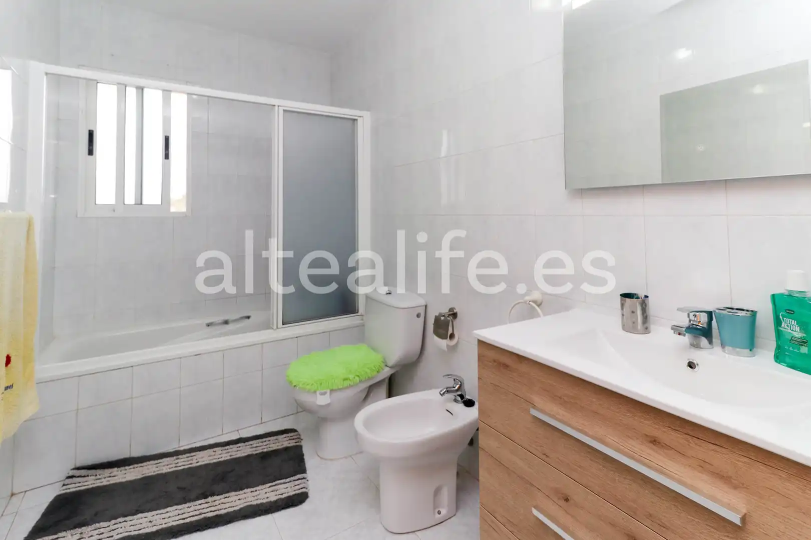 Bathroom of Houses for sale in L'Alfàs del Pi  with Air Conditioner, Private garden and Terrace
