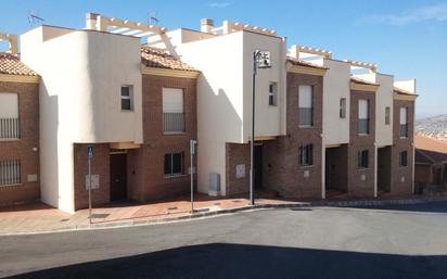 Vista exterior de Casa adosada en venda en Alfacar amb Terrassa