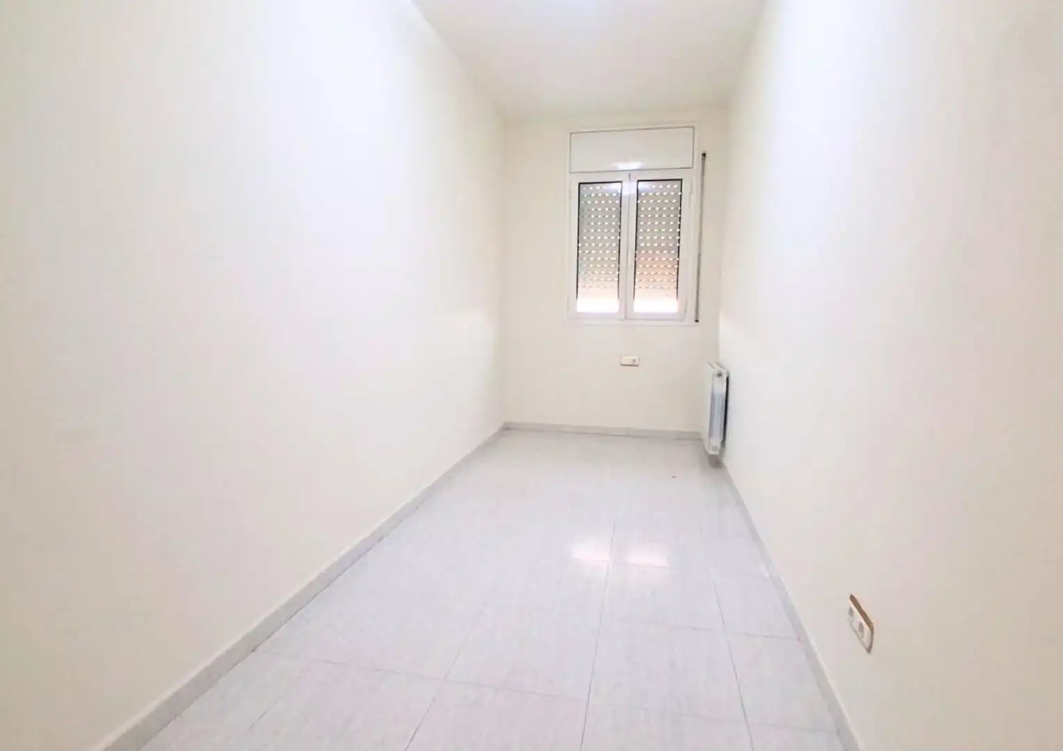 Habitación de Piso en venta en Sabadell con Calefacción