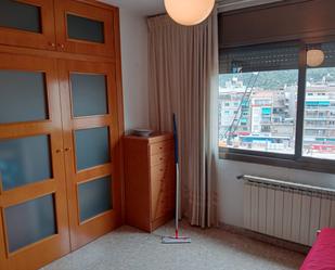 Dormitori de Pis per a compartir en Montcada i Reixac amb Terrassa, Moblat i Forn