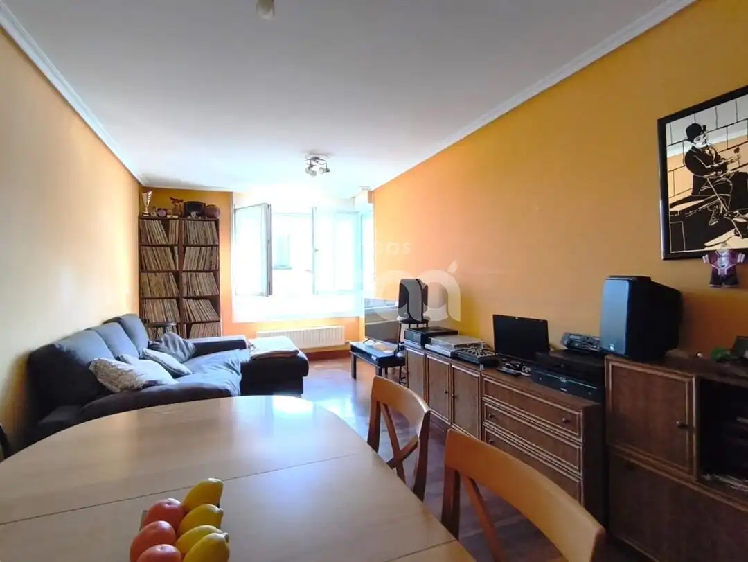Sala d'estar de Pis en venda en Santurtzi  amb Calefacció i Terrassa