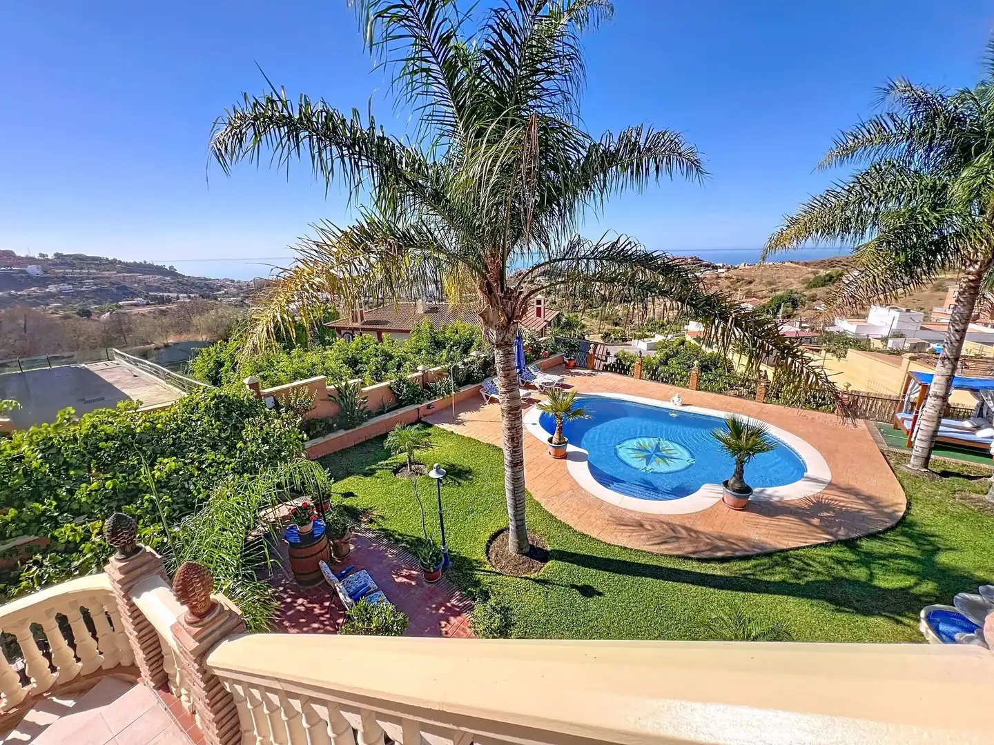 Jardí de Casa o xalet en venda en Rincón de la Victoria amb Aire condicionat, Calefacció i Terrassa