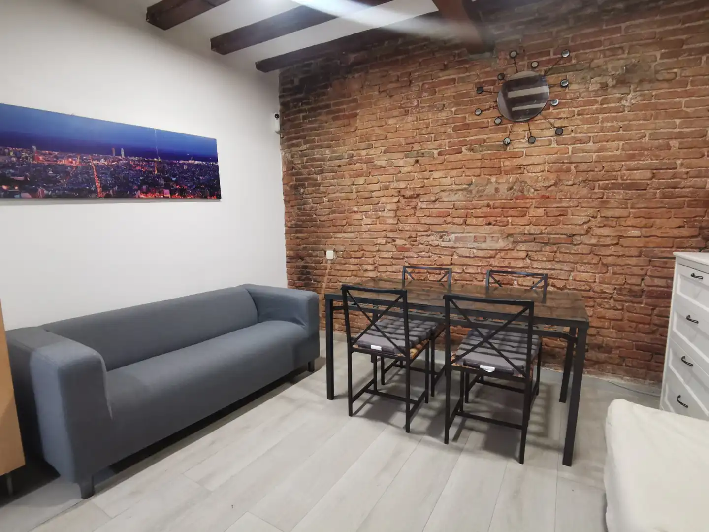 Living room of Flat for rent in Barcelona  with Air Conditioner, Parquet flooring and Furnished