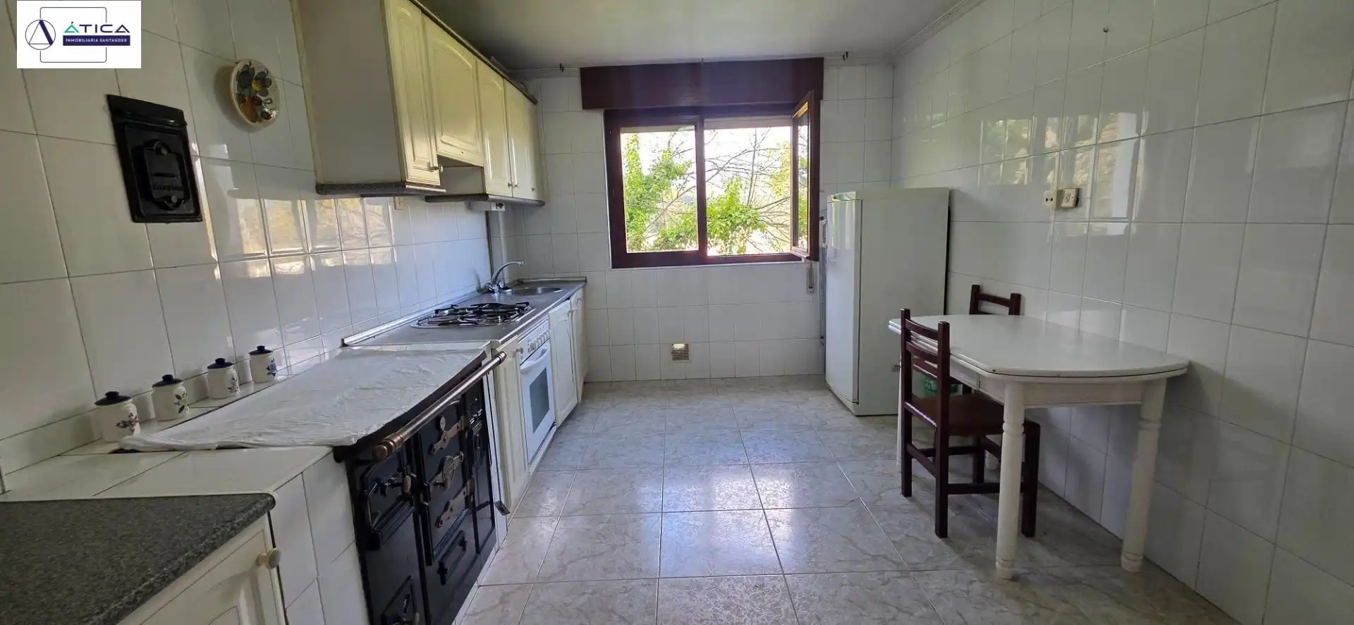 Cocina de Casa adosada en venta en Bárcena de Cicero con Jardín privado, Amueblado y Balcón