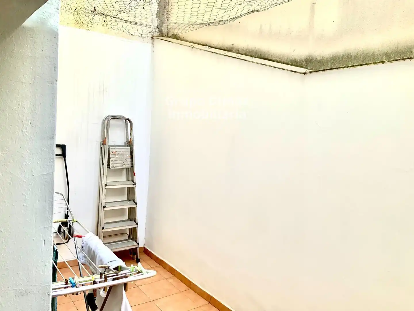 Wohnung zum Verkauf in Barcelona mit Klimaanlage und Terrasse